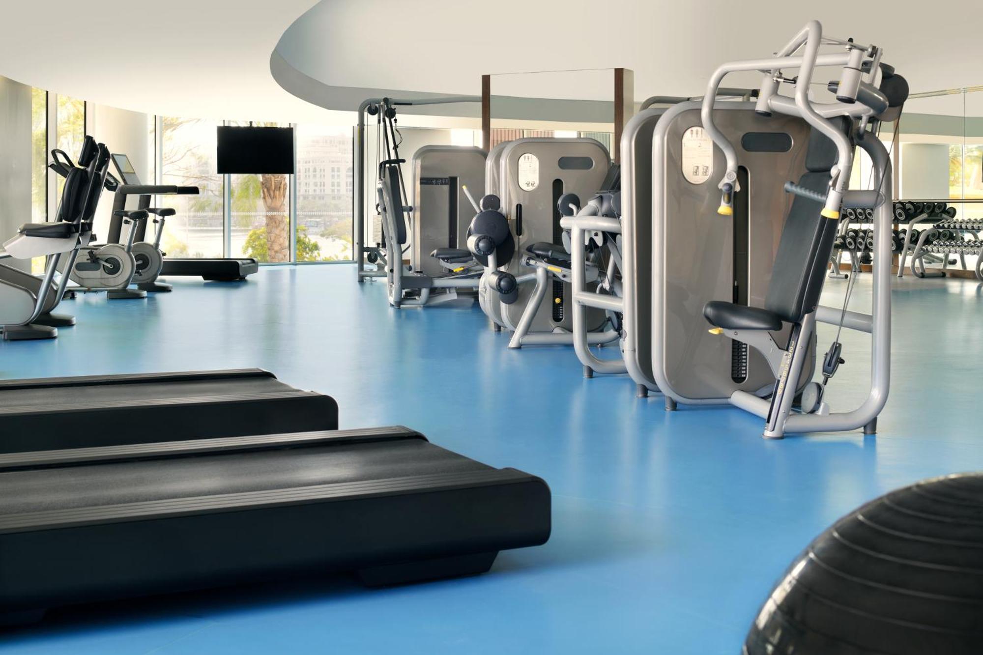 Intercontinental Residence Suites Dubai Festival City By Ihg Luaran gambar A gym with a vinyl floor