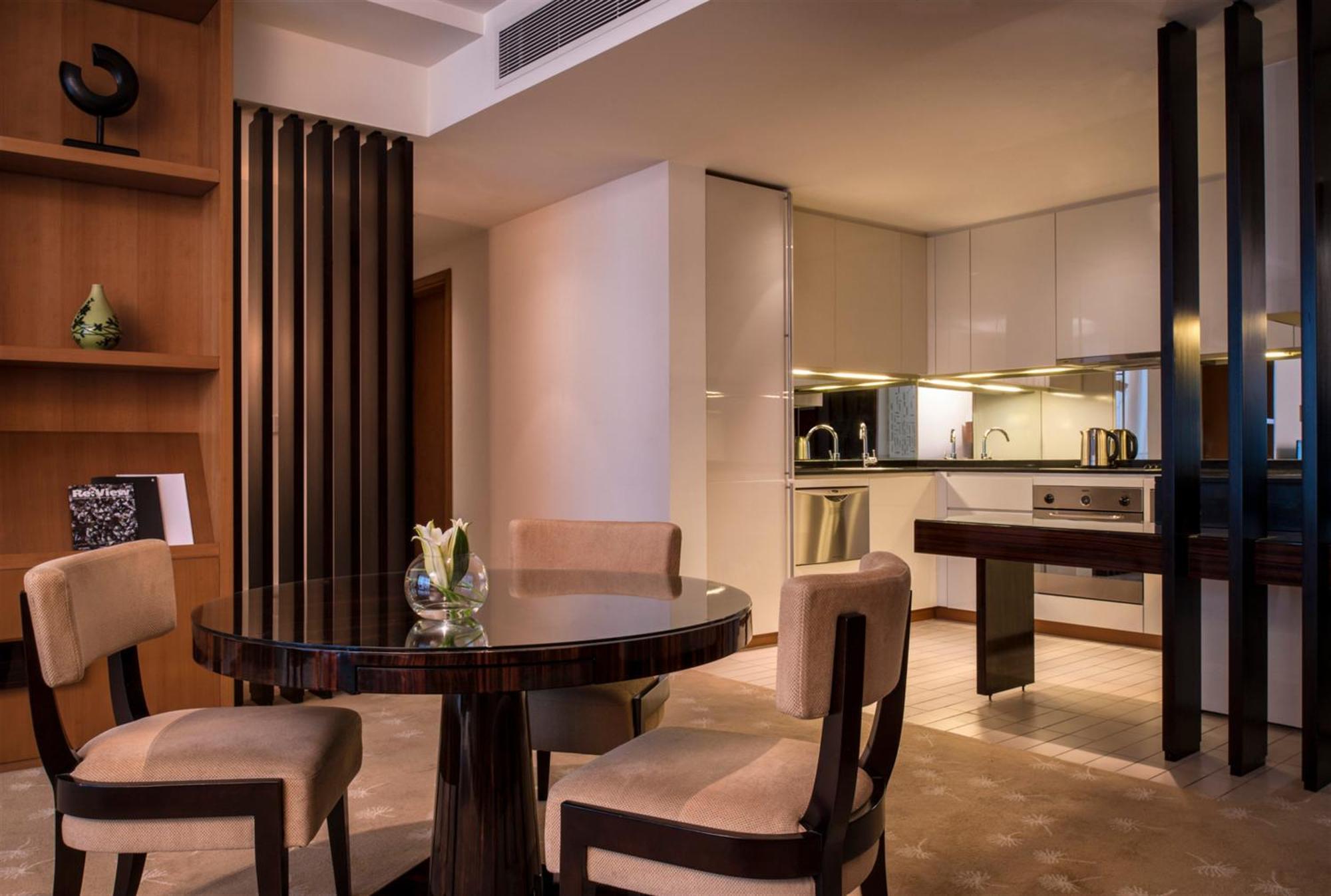 Intercontinental Residence Suites Dubai Festival City By Ihg Luaran gambar A suite at the hotel