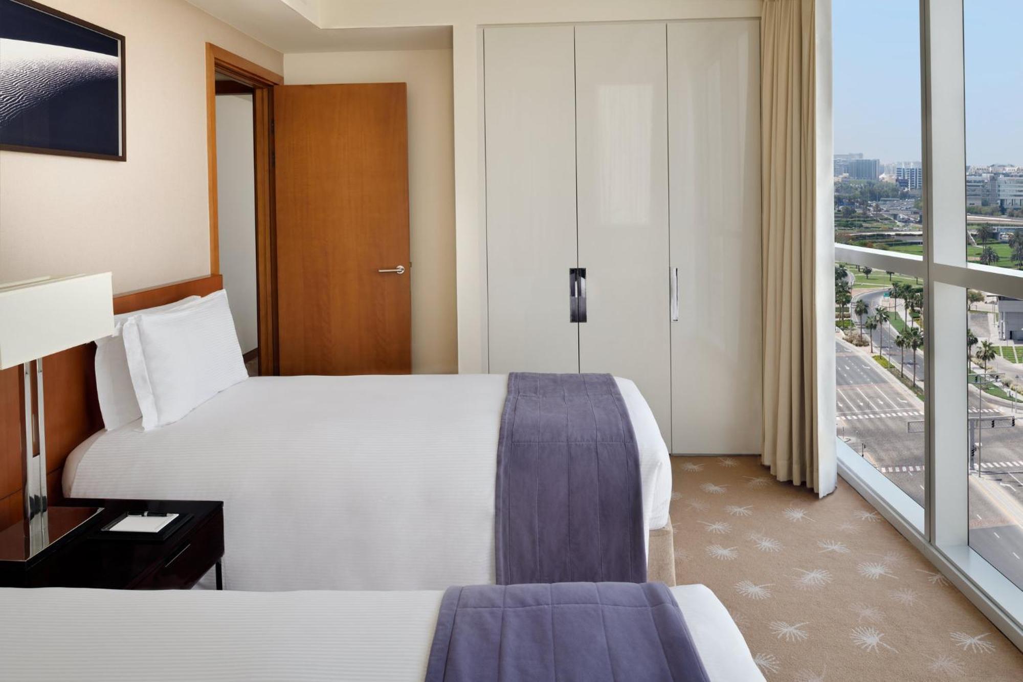 Intercontinental Residence Suites Dubai Festival City By Ihg Luaran gambar A bedroom at the hotel