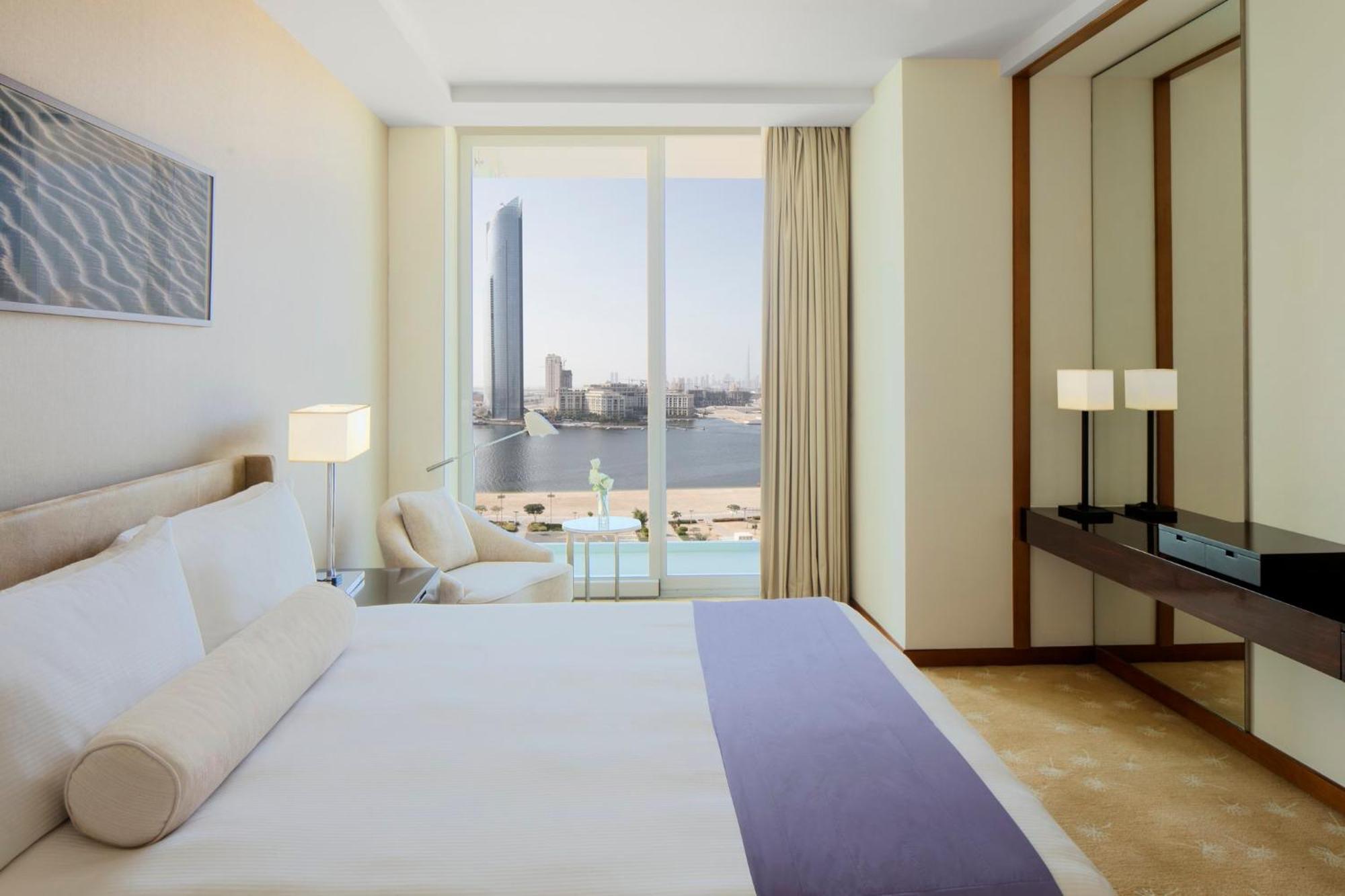 Intercontinental Residence Suites Dubai Festival City By Ihg Luaran gambar A bedroom at the hotel