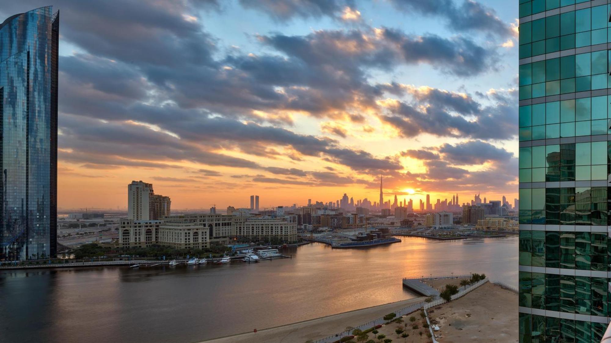 Intercontinental Residence Suites Dubai Festival City By Ihg Luaran gambar View of the Hudson River from the building